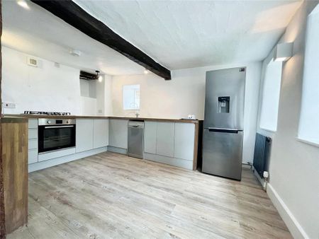 2 bedroom end of terrace house to rent - Photo 4