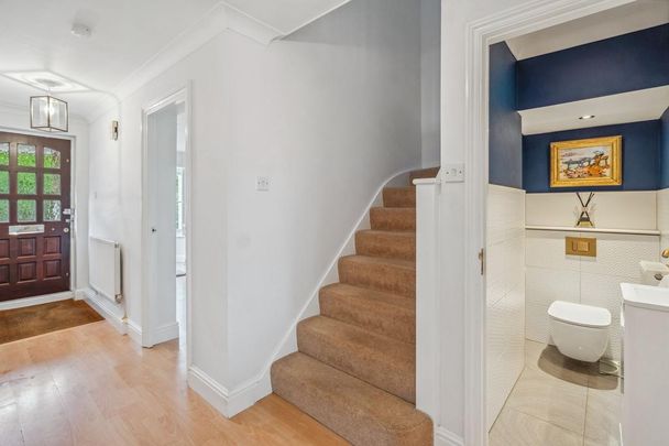 5 bedroom end of terrace house to rent - Photo 1