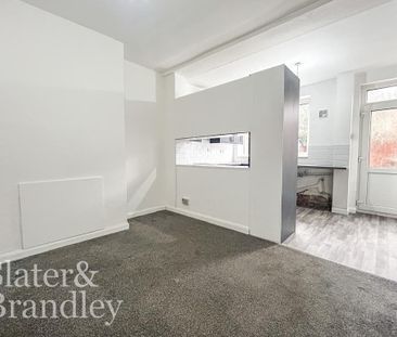 3 bedroom terraced house to rent - Photo 4