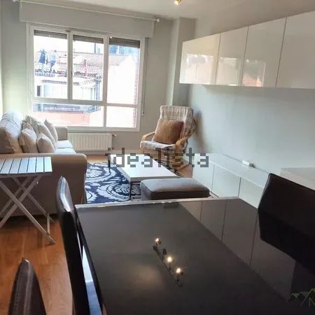 Alquiler de piso en Calle Fuertes Acevedo - Photo 1