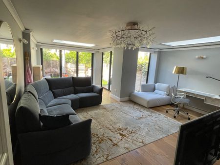 4 Bed Terraced House, Red Post Hill, SE24 - Photo 2