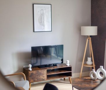 2 bedroom ground floor flat to rent - Photo 2