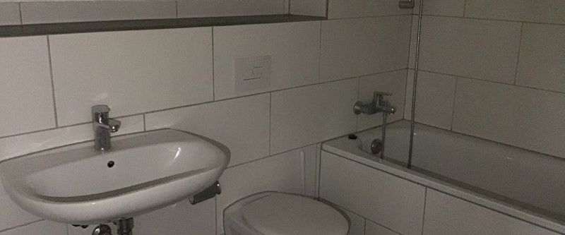 Reinkommen und Wohlfühlen: toll aufgeteilte, moderne 3-Raum-Wohnung mit Balkon! - Foto 1