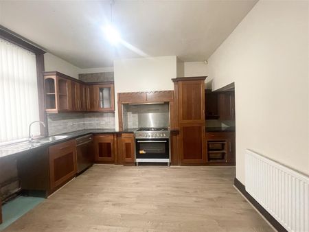 2 bed terraced house to rent in Ford Street, Burnley, BB10 - Photo 3