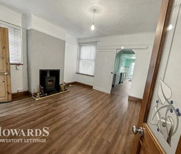 2 bedroom end of terrace house to rent - Photo 3