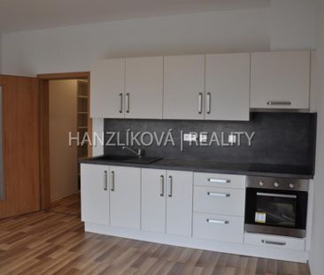 Pronájem bytu 1+kk 30 m2 - Fotografie 6