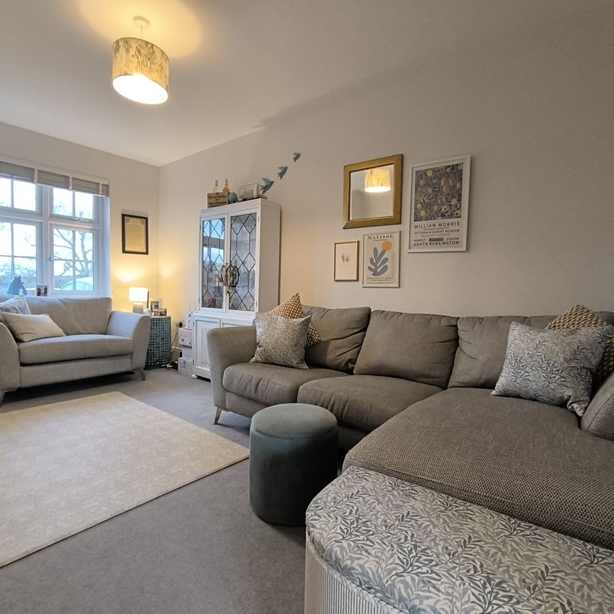 Eagle Road, Warminster - Photo 1