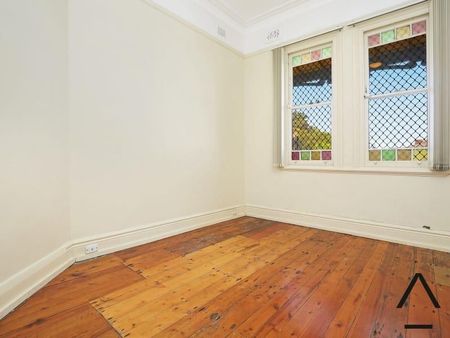 Charming three-bedroom semi in central location - Photo 3