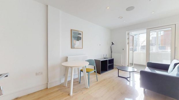 Studio to rent - Photo 1