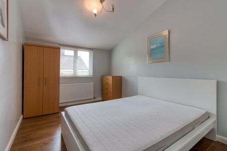 1 Bed Flat, Camden Square, NW1 - Photo 3