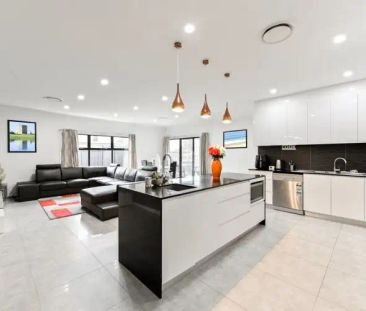 “Stylish Four Bedroom Home” - Photo 4