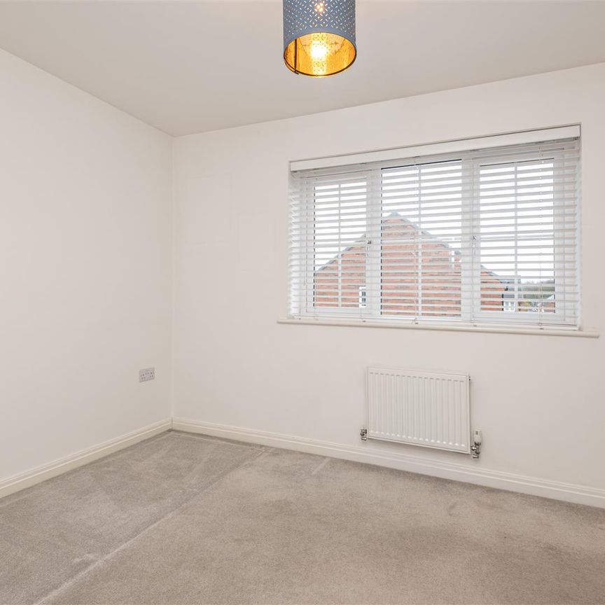 2 bed semi-detached house to rent in Moorlands Road, Cleckheaton - Photo 1