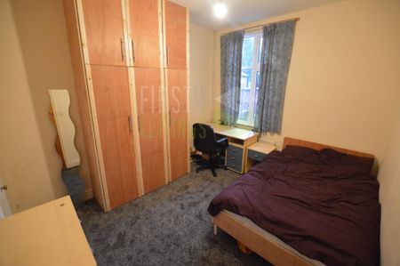 4 bedroom terraced house to rent - Photo 4