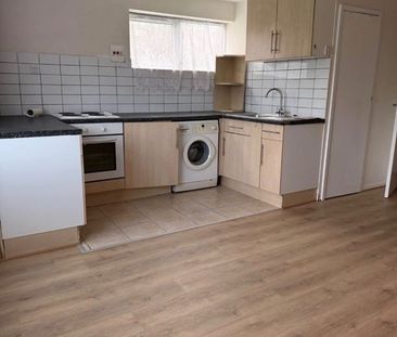 Studio Flat, Handcross Road, LU2 - Photo 3