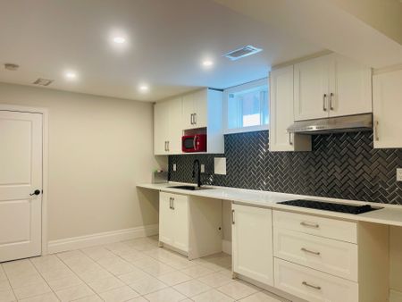 For Lease - 16 Rustic Road Unit# Lower, Toronto, Ontario - Photo 4