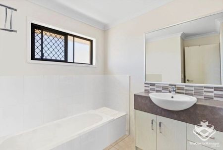 Stylish & Spacious Townhouse inthe Highly Sought-After âStillbrookâ Estate - Photo 4