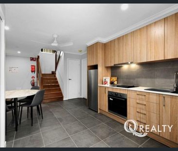 🏡Furnished Single Private Studio Apartment - Photo 5