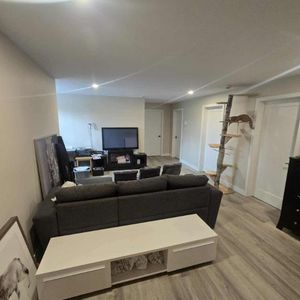 61/2 - Duplex avec sous-sol - Vue sur lac Magog - Photo 2