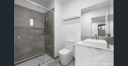 Convenient And Modern Comfort Near Northland - Photo 3