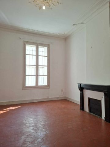 Location Appartement 5 pièces 144m² NIMES 30000 - Photo 2