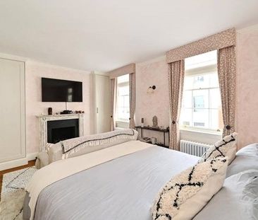 4 bedroom terraced house with 1 reception and 3 bathrooms in London... - Photo 4
