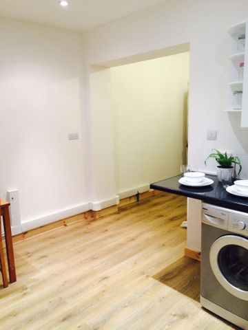 1 bedroom flat to rent - Photo 2