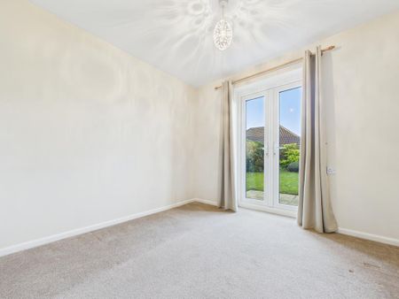 2 bedroom semi-detached bungalow to rent - Photo 3