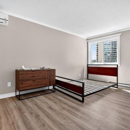 Available now, Golden Square Mile, 2 bdr condo, McGill University - Photo 4