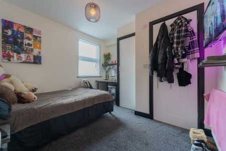 5 bedroom terraced house to rent - Photo 3