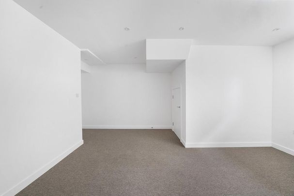 3 bedroom apartment to rent - Photo 1