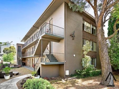 Spacious two bedroom apartment in the best location - Photo 5