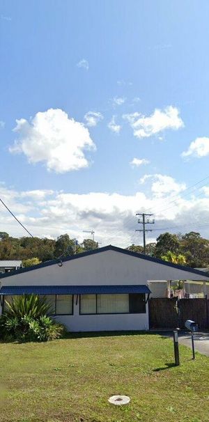 Coastal Living in Popular Location - Photo 2