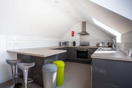 Flat 4, 17B Burleigh Road - Photo 5