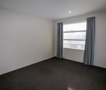 ST ALBANS – 4 BEDROOM, 2 BATHROOM - Photo 1