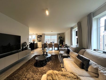 Ruime woning met 5 slaapkamers nabij het centrum - Photo 4