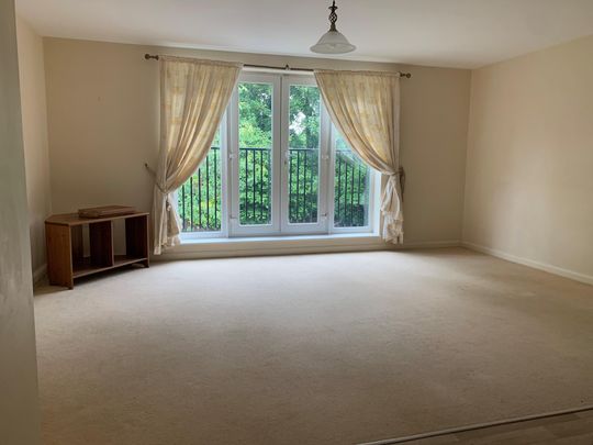 The Avenue, Watford - Photo 1