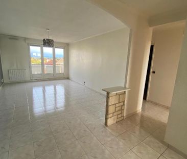 Location Appartement 3 pièces 71m² DECINES CHARPIEU 69150 - Photo 1
