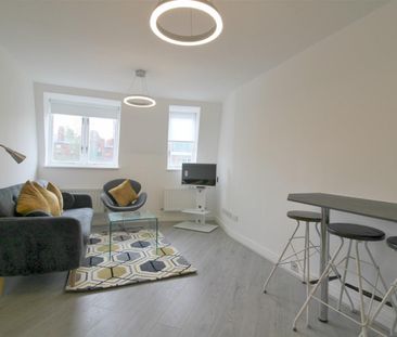 3 Bedroom Flat To Let - Photo 2