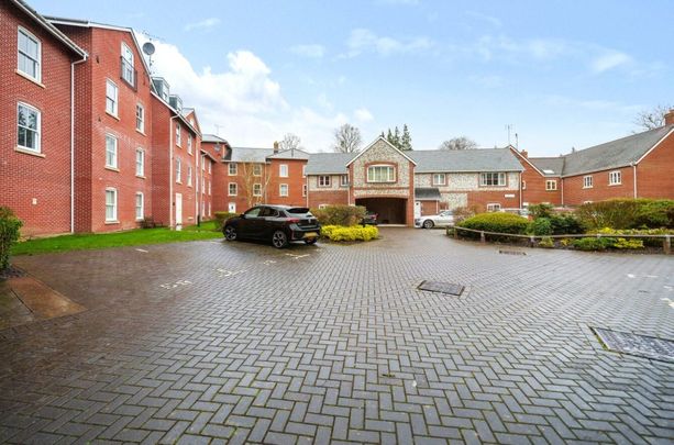 1 Bedroom Flat / Apartment - Winton Close, Winchester - Photo 1