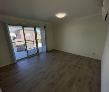 Immaculate Near-New One-Bedroom Apartment Featuring Lock-Up Garage - Photo 5