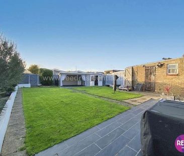 Archer Avenue, Southend On Sea, SS2 - Photo 2