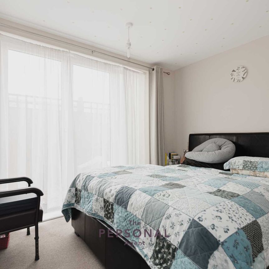 Acer House, Epsom - Photo 1