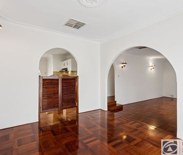 COSY COTTAGE CHARM IN PRIME PARKSIDE POSITION - Photo 3