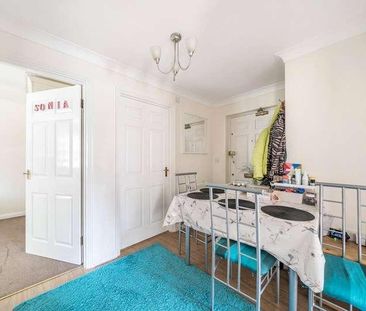 Kingsway, Woking, Surrey, GU21 - Photo 4