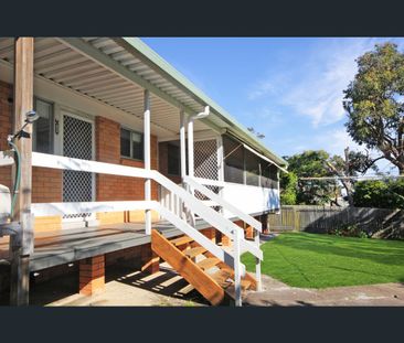 9 Bergalia Crescent, Camden Head, NSW 2443 - Photo 2