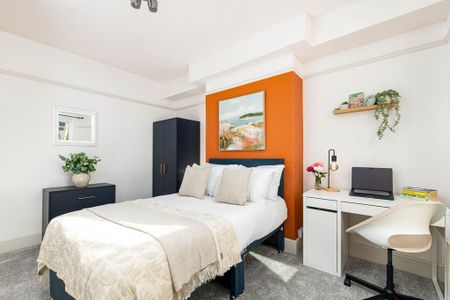 1 bedroom in a flat share to rent - Photo 3