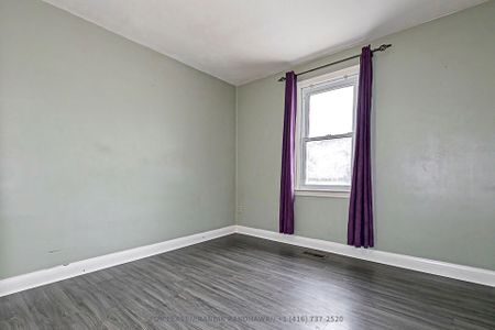 For Lease - 19 Herbert Avenue, Oshawa, Ontario - Photo 2