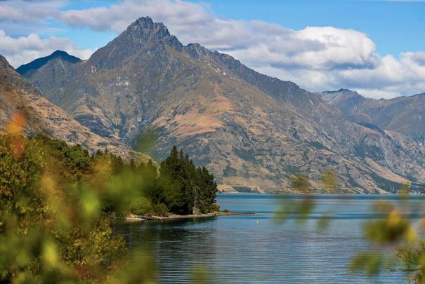Beautiful home in central Queenstown - Photo 1