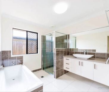 Andergrove - Photo 2