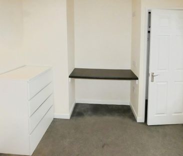 3 bedroom end of terrace house to rent - Photo 5